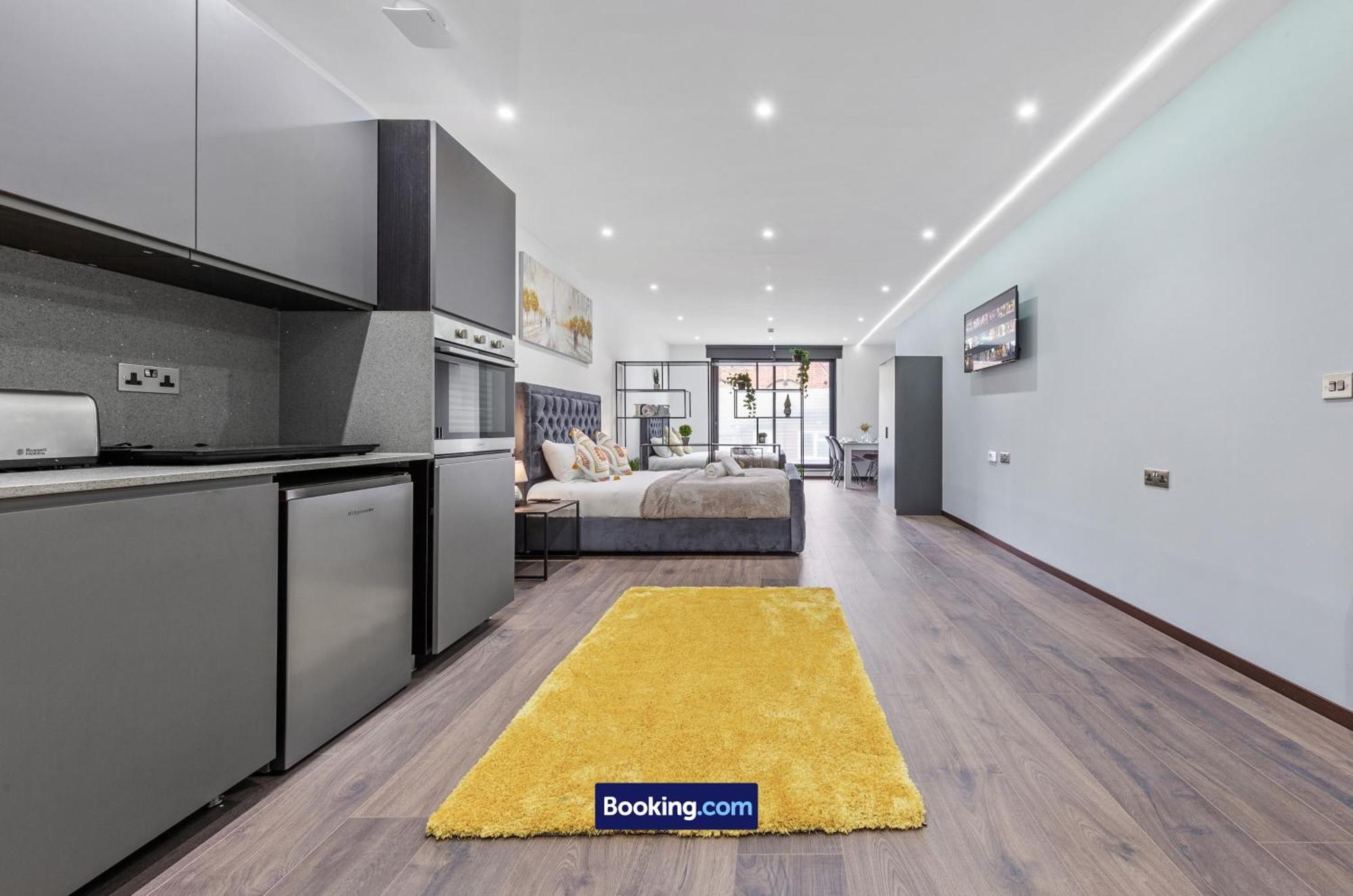Stylish Studio Apt By Stay Smart Short Lets & Serviced Accommodation Woodstock With Free Wifi Londres Exterior foto