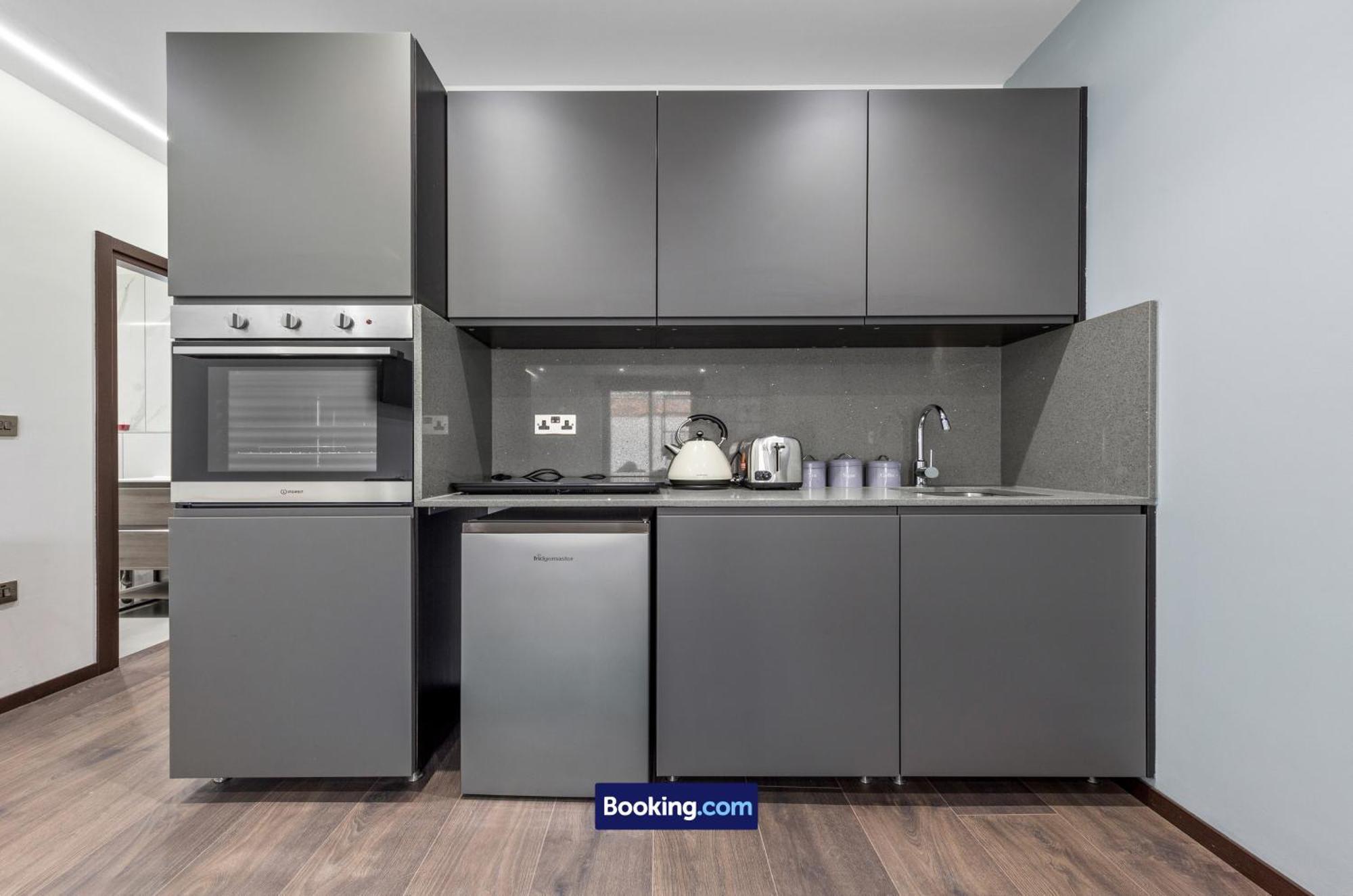Stylish Studio Apt By Stay Smart Short Lets & Serviced Accommodation Woodstock With Free Wifi Londres Exterior foto