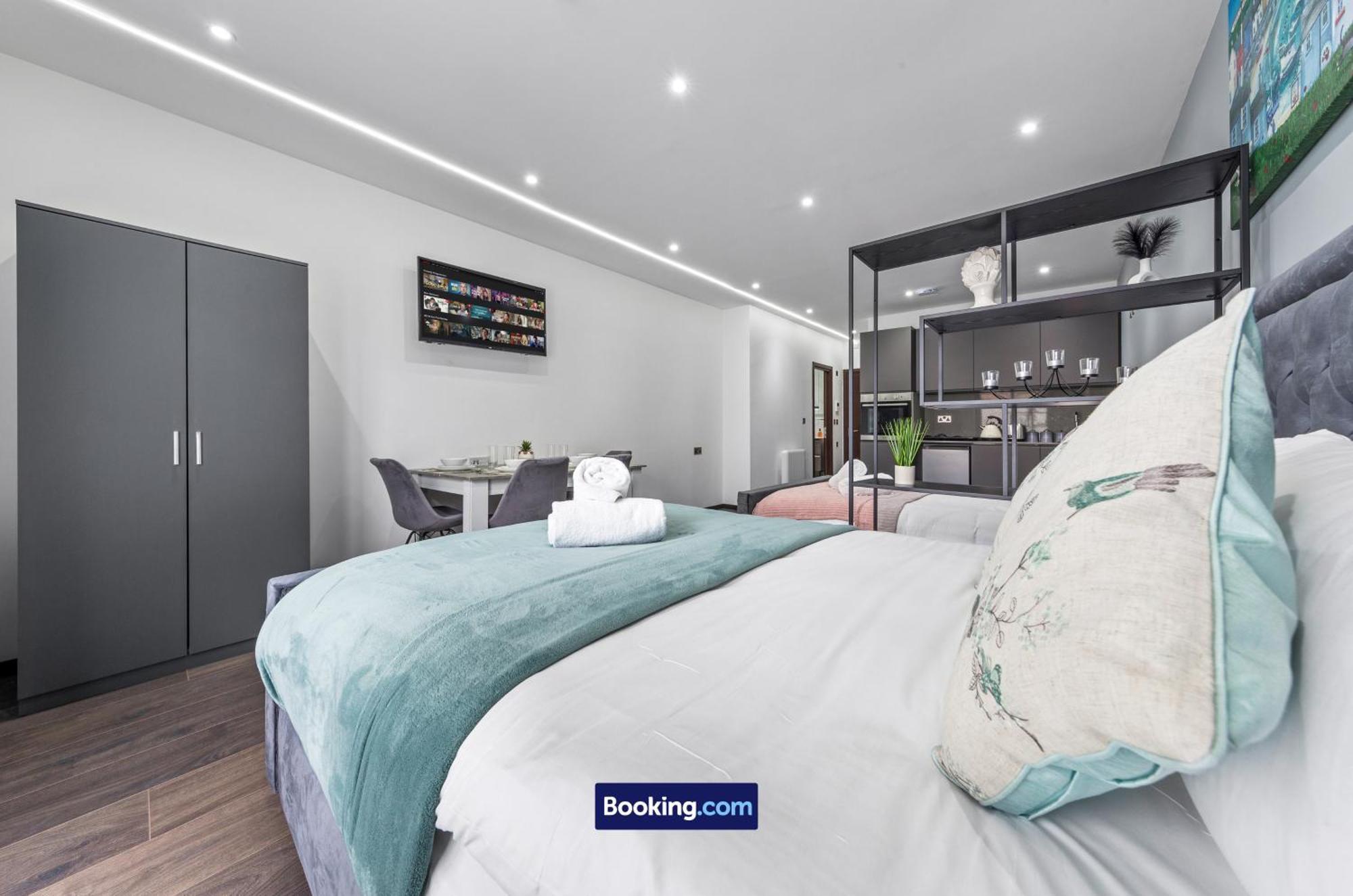 Stylish Studio Apt By Stay Smart Short Lets & Serviced Accommodation Woodstock With Free Wifi Londres Exterior foto
