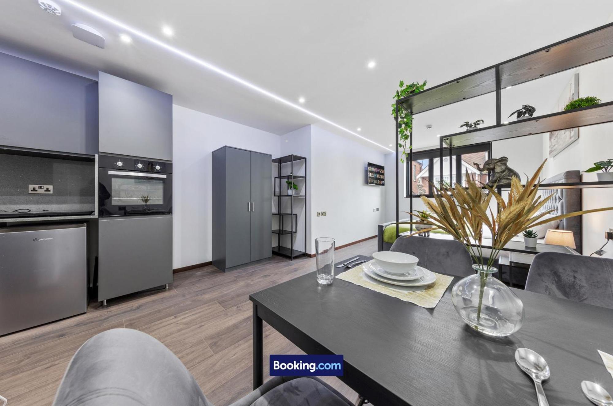 Stylish Studio Apt By Stay Smart Short Lets & Serviced Accommodation Woodstock With Free Wifi Londres Exterior foto